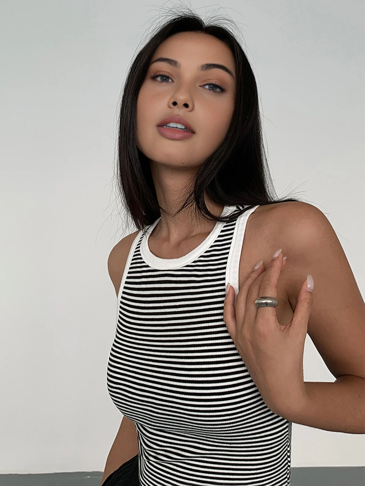 Striped Crew Neck Tank Top - Takermore