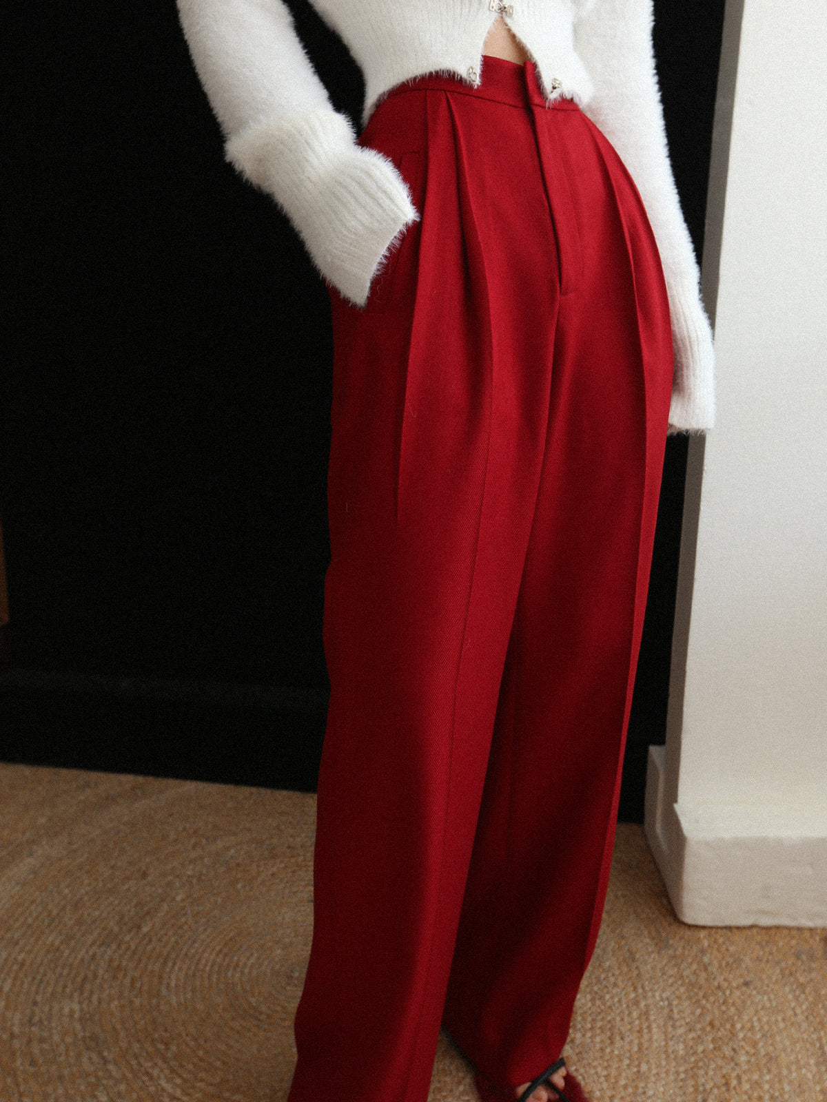 Middle Waist Pleated Tapered Pants - Takermore